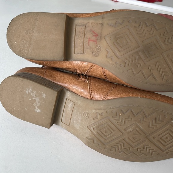 Steve Madden Tomboy Dune Boots - Picture 6 of 6